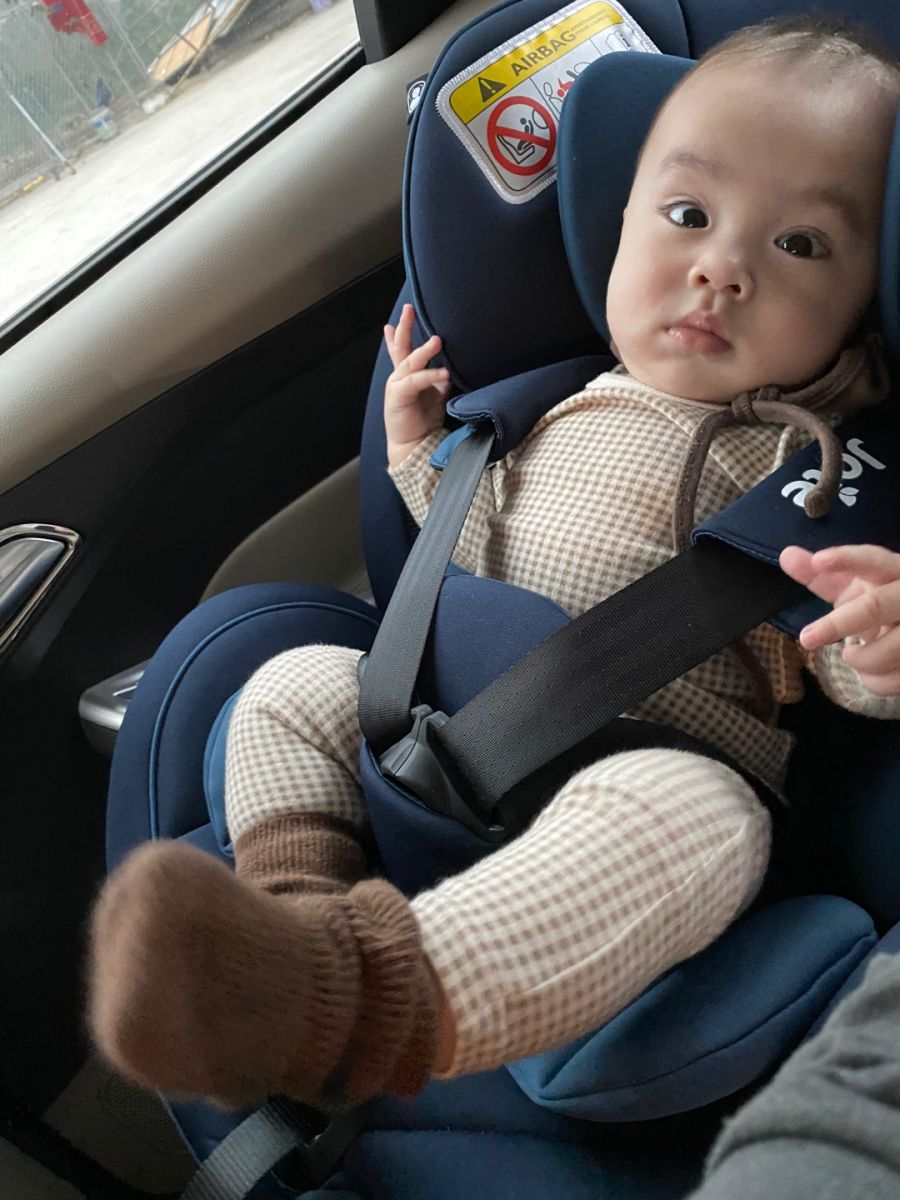 Ghế ngồi xe ô tô cho trẻ sơ sinh an toàn, giá tốt
