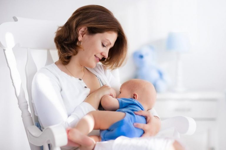 Những kiến ​​thức cơ bản mà mẹ cần biết trước khi chuẩn bị cai sữa cho bé