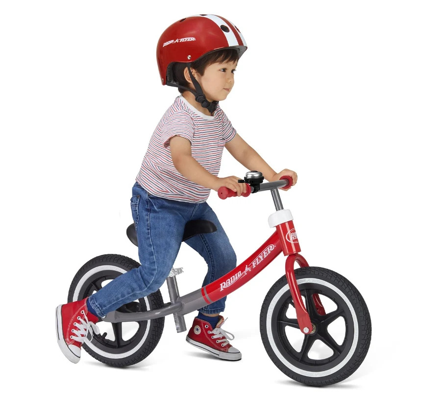 Thiết kế xe thăng bằng giúp bé làm quen với việc giữ thăng bằng