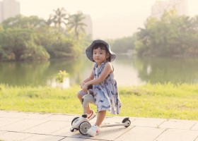 Xe trượt scooter Scoot and Ride giải pháp vận động thông minh cho trẻ em