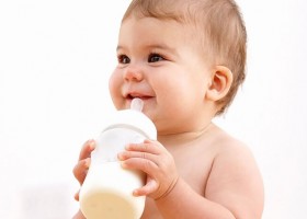 Kinh nghiệm chọn bình sữa dành cho trẻ không chịu bú bình