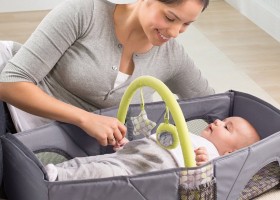 Bí quyết lựa chọn nôi xách tay cho bé