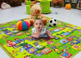 Thảm nằm chơi cho bé và những điều cha mẹ cần lưu ý