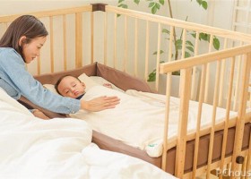 Trẻ sơ sinh ngủ cùng bố mẹ - Nên hay không nên?